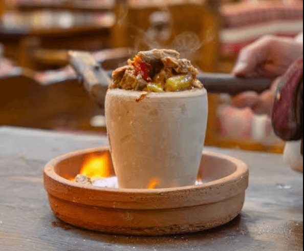Amfora lamb clay pot presentation