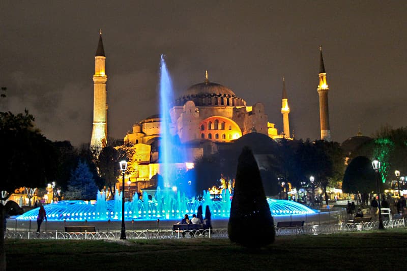 Sultanahmet evening atmosphere near historic Istanbul landmarks