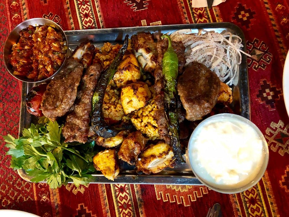 A premium table presentation at Sirvan Sofrasi